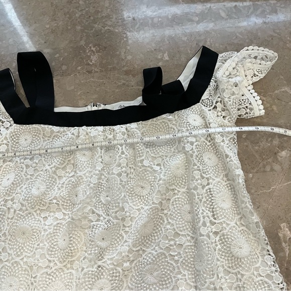 Reitmans cream color crochet top with black straps size small - Picture 9 of 11